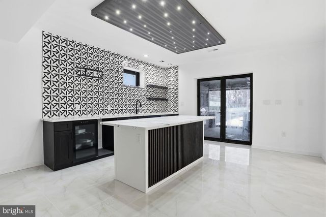 1047 WELSH RD, Huntingdon Valley, PA 19006