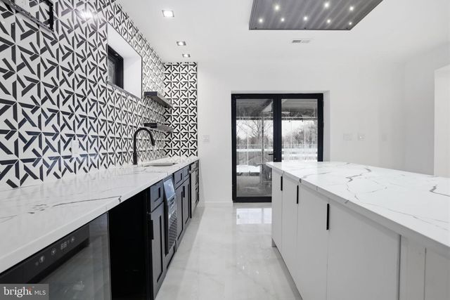 1047 WELSH RD, Huntingdon Valley, PA 19006