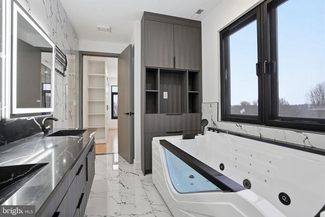 1047 WELSH RD, Huntingdon Valley, PA 19006