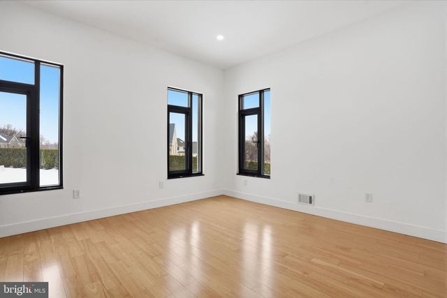 1047 WELSH RD, Huntingdon Valley, PA 19006