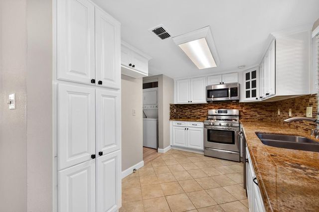 3275 Via Grande, Sacramento, CA 95825