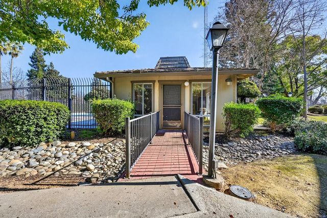3275 Via Grande, Sacramento, CA 95825
