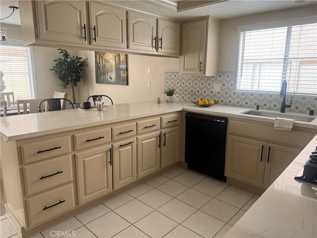 818 S Averill 2, San Pedro, CA 90732
