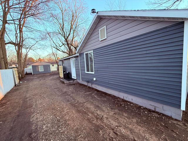 1379 Rose Avenue, Benton Harbor, MI 49022