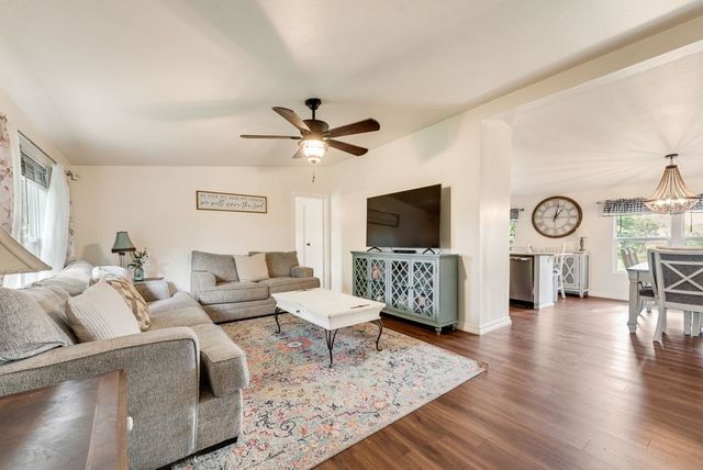 7203 Fm 2622, Ponder, TX 76259