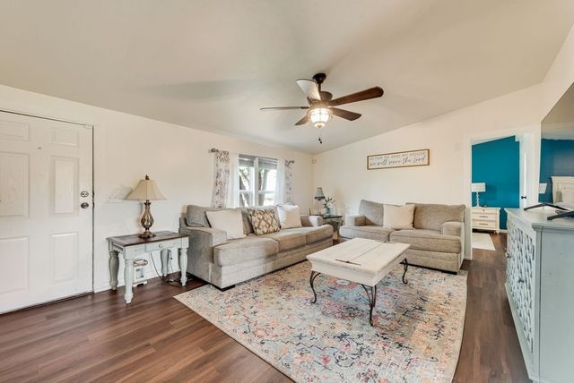 7203 Fm 2622, Ponder, TX 76259