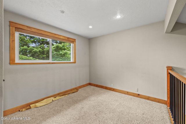 981 E Loch Lomond CT, Hayden, ID 83835