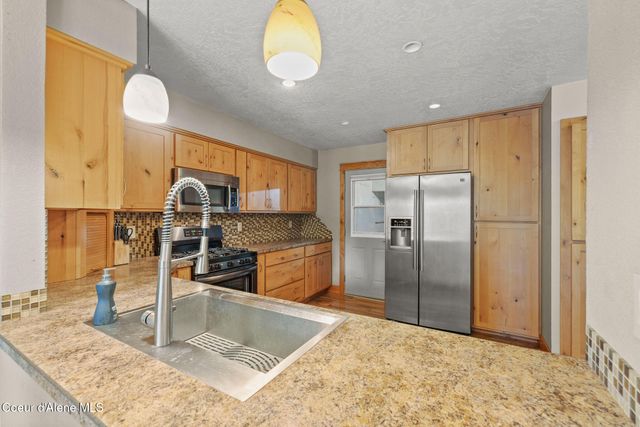 981 E Loch Lomond CT, Hayden, ID 83835