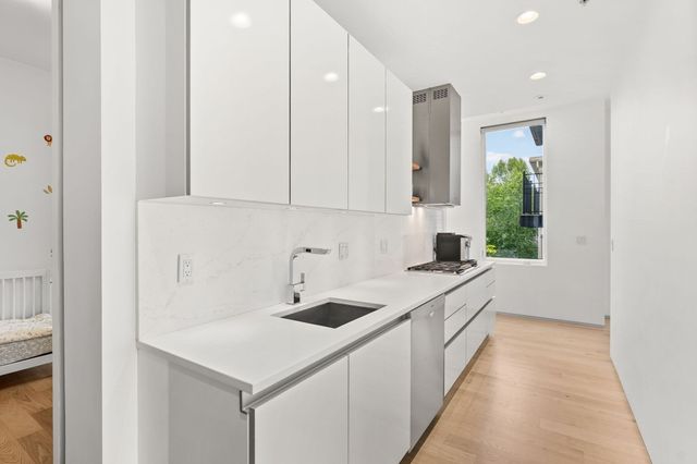 537 East 1st Street 6A, Boston, MA 02127