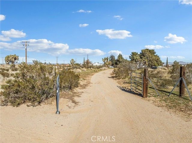 9770 2nd, Phelan, CA 92371