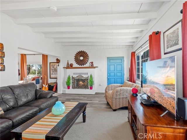 9770 2nd, Phelan, CA 92371