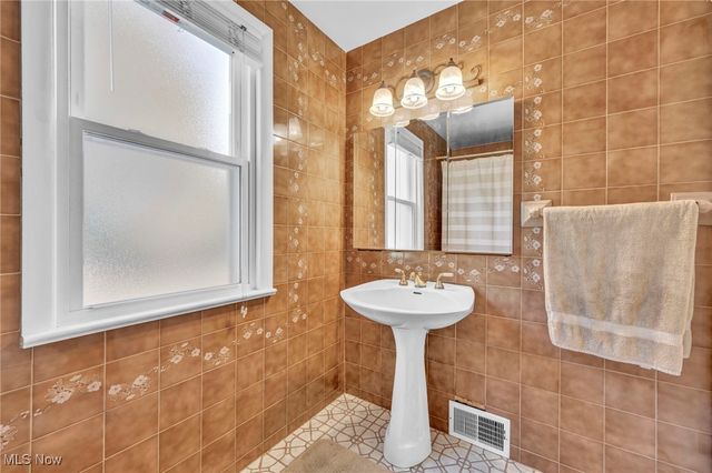 30603 Crescent, Willowick, OH 44095