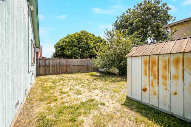 970 92nd Ave, Oakland, CA 94603