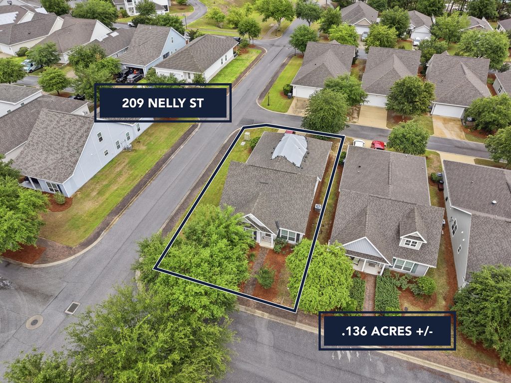 209 Nelly Street, Freeport, FL 32439