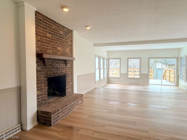 419 Oak Knoll NE, Warren, OH 44483