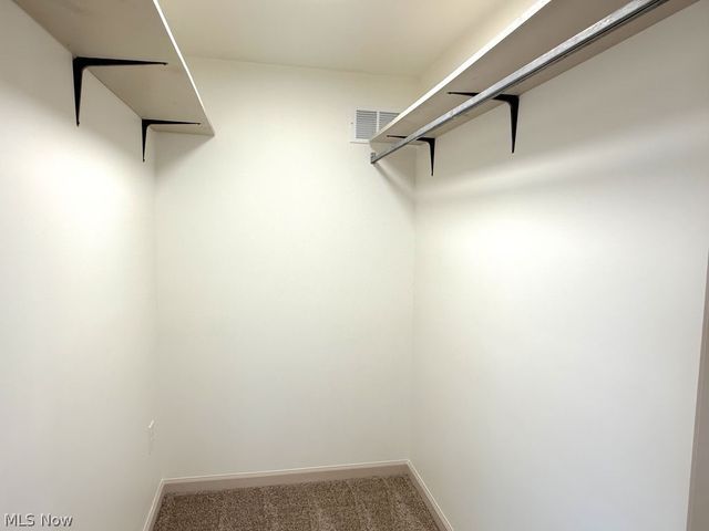 419 Oak Knoll NE, Warren, OH 44483