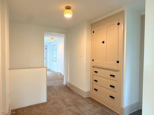 419 Oak Knoll NE, Warren, OH 44483