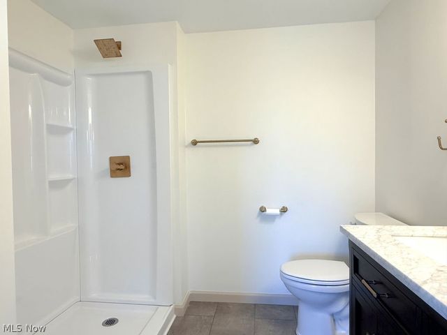 419 Oak Knoll NE, Warren, OH 44483