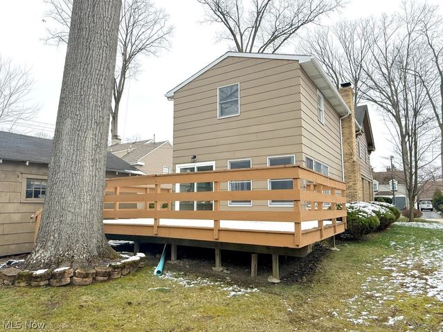 419 Oak Knoll NE, Warren, OH 44483