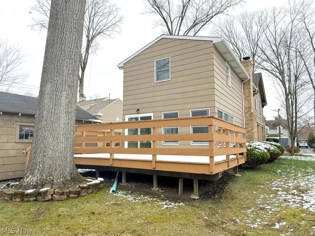 419 Oak Knoll NE, Warren, OH 44483