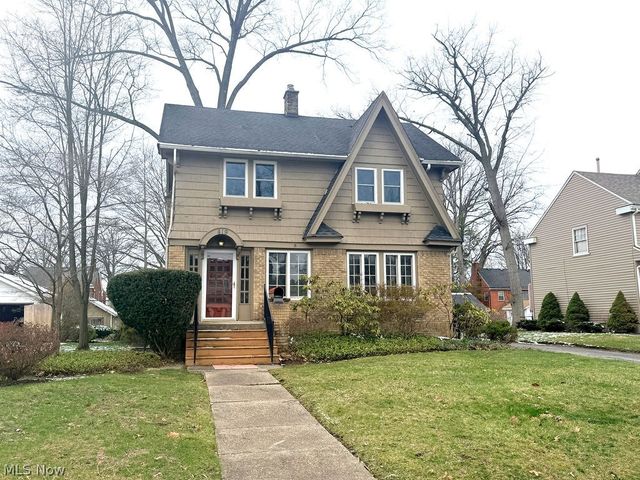 419 Oak Knoll NE, Warren, OH 44483