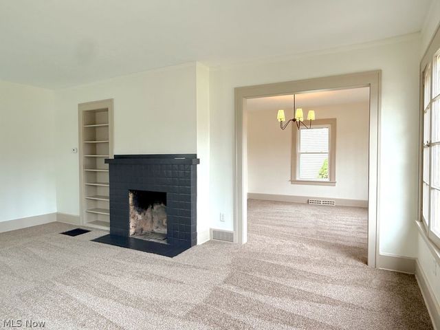 419 Oak Knoll NE, Warren, OH 44483