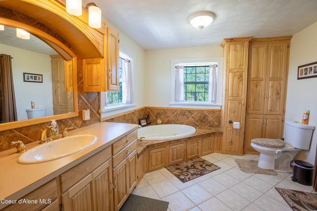 222 Nighthawk Rd, Bonners Ferry, ID 83805