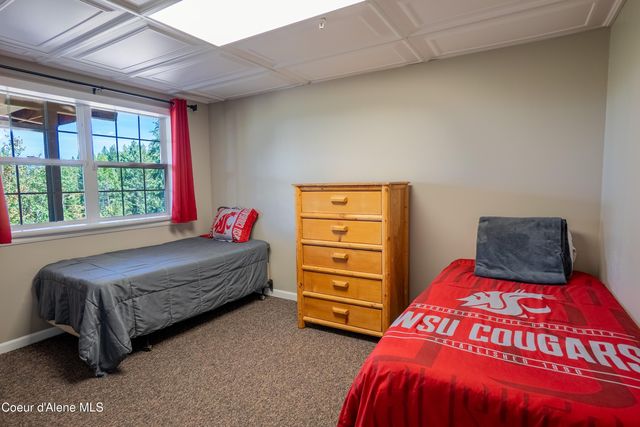 222 Nighthawk Rd, Bonners Ferry, ID 83805