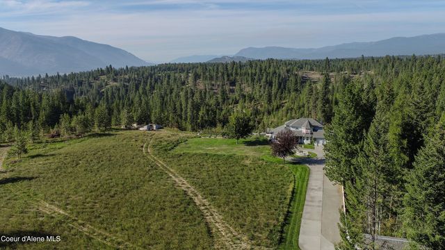 222 Nighthawk Rd, Bonners Ferry, ID 83805