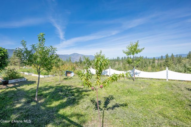222 Nighthawk Rd, Bonners Ferry, ID 83805
