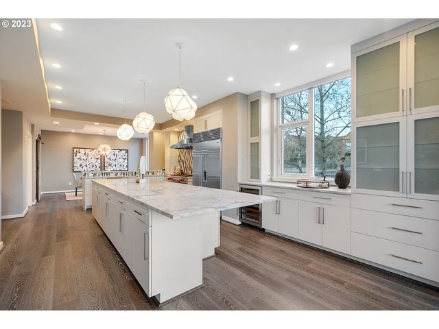 1900 S RIVER Dr N101, Portland, OR 97201