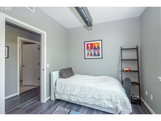1900 S RIVER Dr N101, Portland, OR 97201
