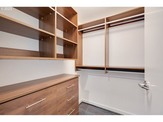 1900 S RIVER Dr N101, Portland, OR 97201