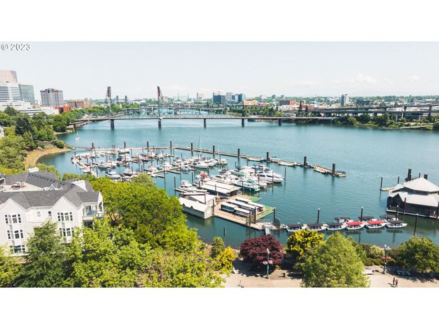 1900 S RIVER Dr N101, Portland, OR 97201