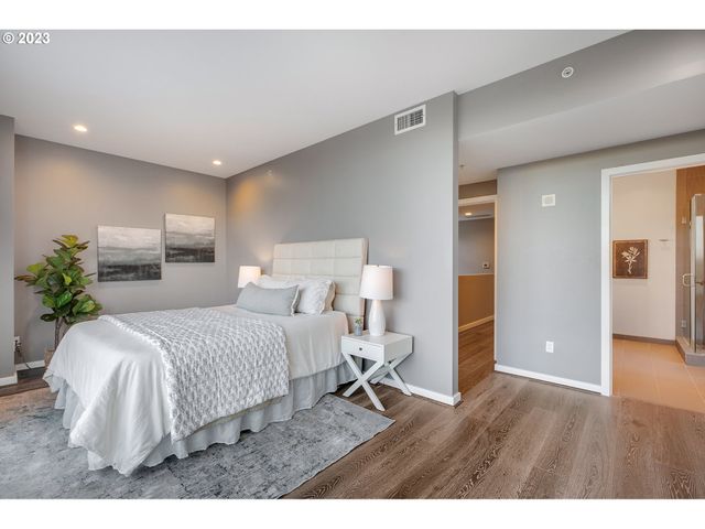 1900 S RIVER Dr N101, Portland, OR 97201