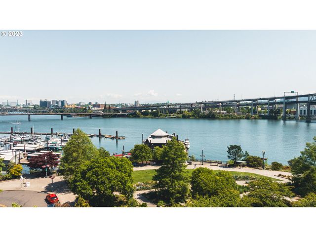 1900 S RIVER Dr N101, Portland, OR 97201