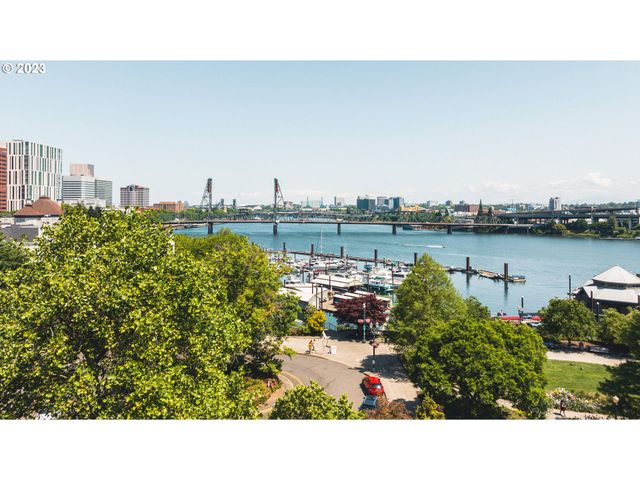 1900 S RIVER Dr N101, Portland, OR 97201