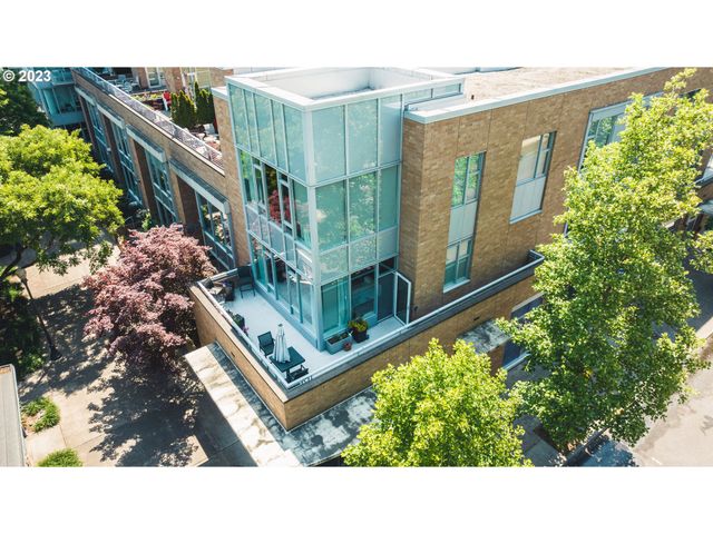 1900 S RIVER Dr N101, Portland, OR 97201