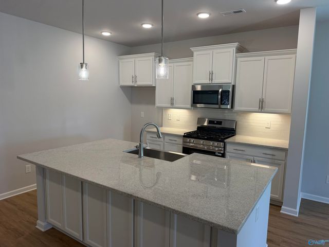 17400 Brooklawn Street, Athens, AL 35611