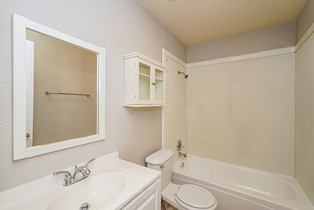 6476 Sudbury Way, North Richland Hills, TX 76182