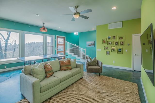 83 Rivercliff Road, Rogers, AR 72756