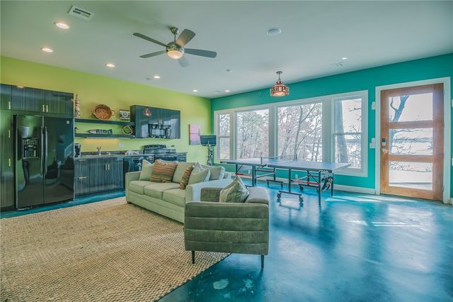 83 Rivercliff Road, Rogers, AR 72756