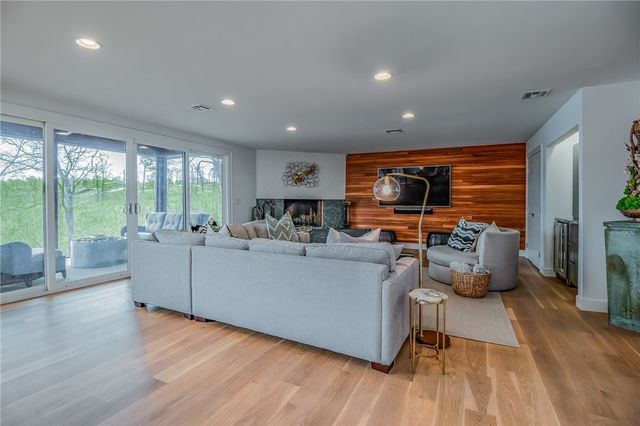 83 Rivercliff Road, Rogers, AR 72756