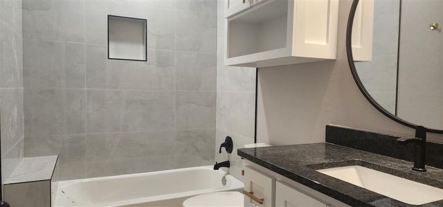 6915 NW Silver Creek Cir, Lawton, OK 73505