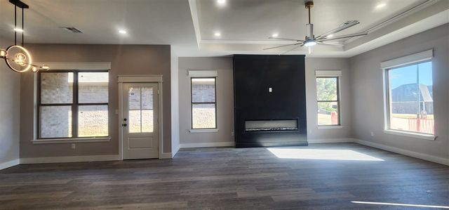 6915 NW Silver Creek Cir, Lawton, OK 73505