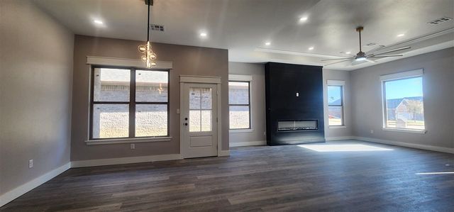 6915 NW Silver Creek Cir, Lawton, OK 73505