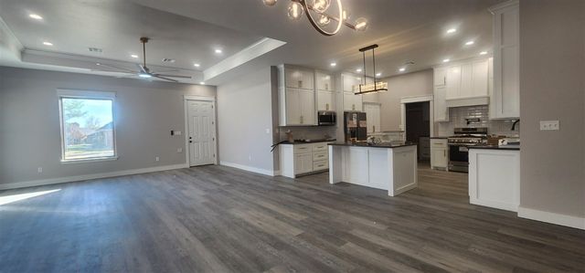 6915 NW Silver Creek Cir, Lawton, OK 73505