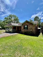 309 College Street, Carthage, MS 39051