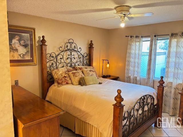 5900 Stone Bridge Lane, Bakersfield, CA 93313