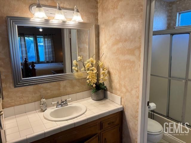 5900 Stone Bridge Lane, Bakersfield, CA 93313